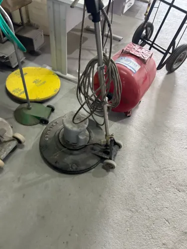 Enceradeira industrial