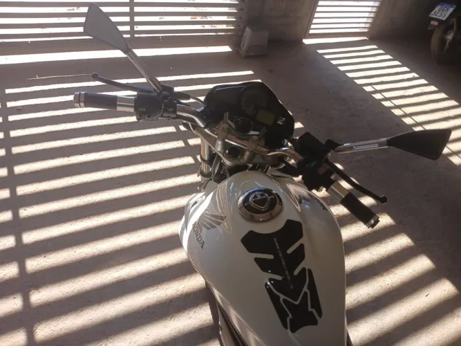 Honda CB 300R 2014 - Bem Conservada, Ótima de Motor
