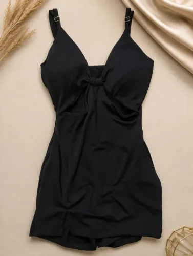 Macaquinho Preto Feminino PP/P - Elegante e Versátil