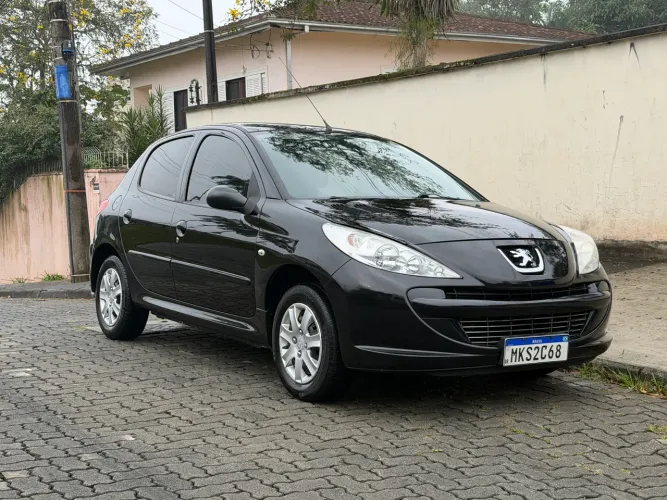 Peugeot 207 XR 1.4 Flex 8V 5P 2013