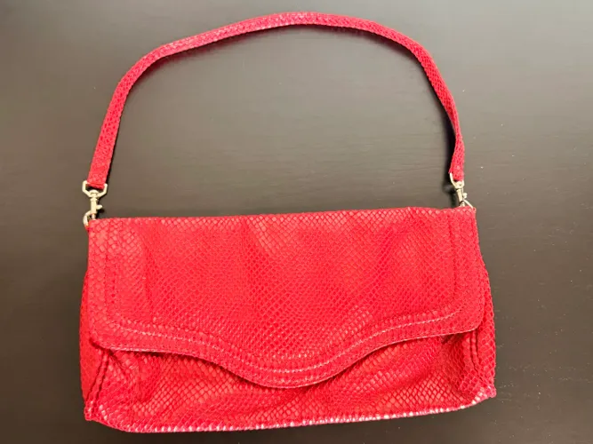 Bolsa tiracolo com alças removíveis 