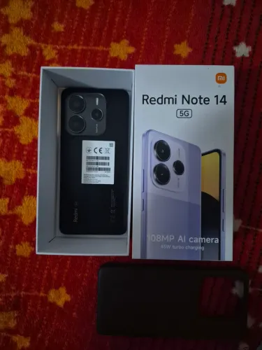 Vendo celular no preço fala comigo no zap *43