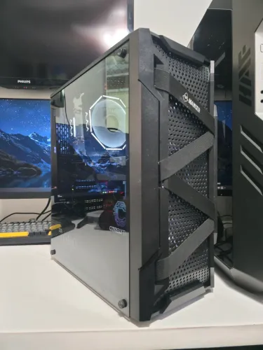 Pc gamer i7 9700kf + RX 7600
