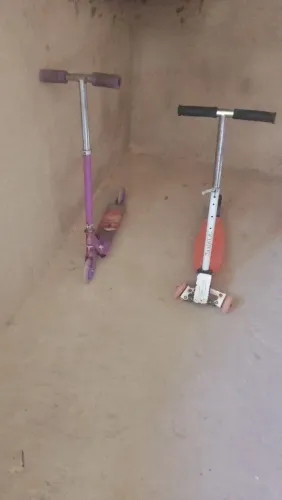 Tenho dois patinetes de crianças pra vende estou pedindo 150.00 nós dois