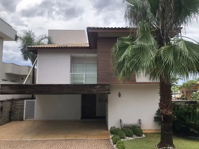 Oportunidade de compra no Swiss Park, casa com 3 suítes, terreno grande e piscina!