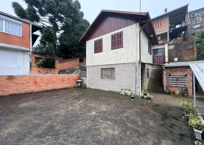 CAXIAS DO SUL - Casa Padrão - PETRÓPOLIS