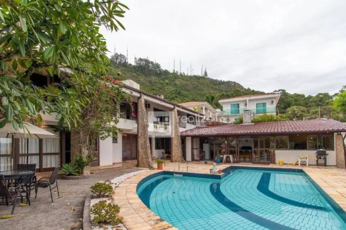 Casa com 5 dormitórios à venda, 411 m² por R$ 2.499.999,00 - Trindade - Florianópolis/SC