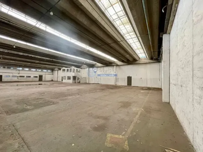 Galpão Industrial com 6.130 m² de Área Construída