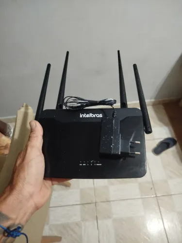 Roteador em perfeito estado.