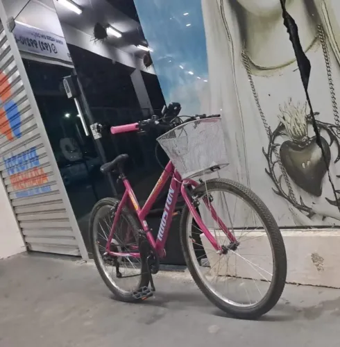 Bicicleta Houston, 1 ano de uso. 