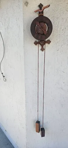 Relógio em madeira antigo 