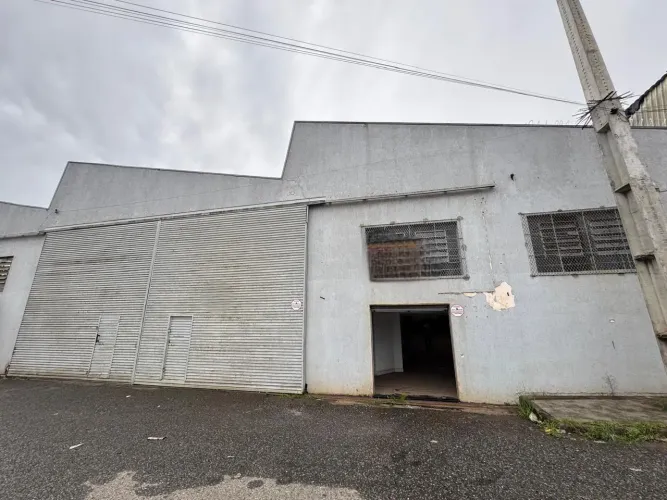 Barracão para Locação no Bairro Chapada