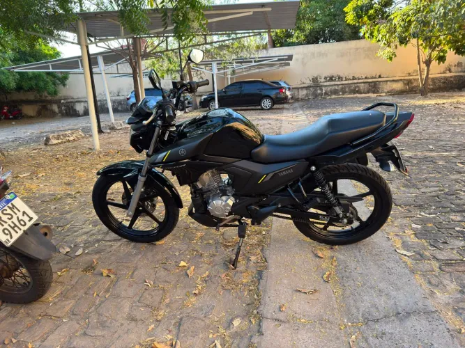 Moto de procedência e único dono.