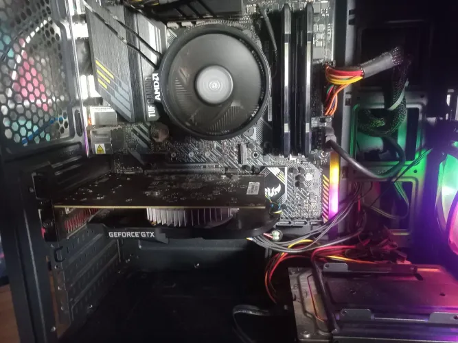 Placa de Vídeo NVIDIA GeForce GTX 1650 4gb gddr5