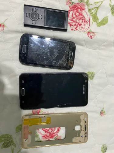 Lote 4 aparelhos para peças ou reparar 