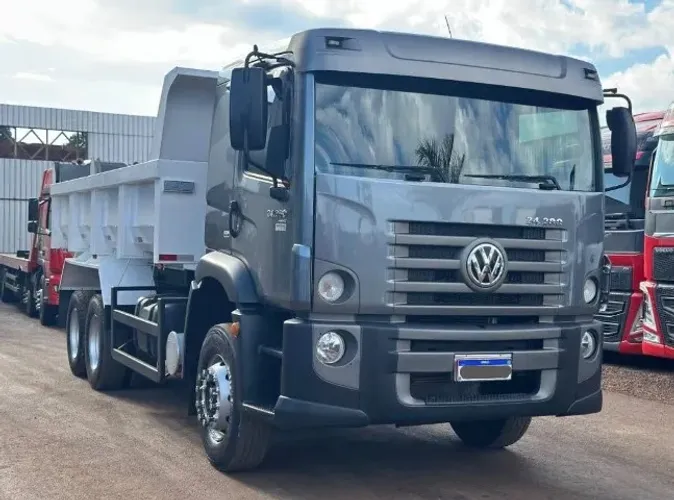 vw 24280 6x2 ano 2015 caçamba