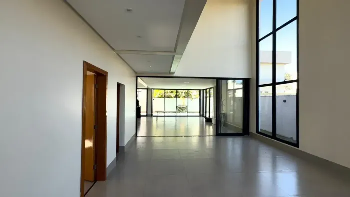 SOBRADO SEMI MOBILIADO CASA NOVA NO PORTAL DO SOL GREEN