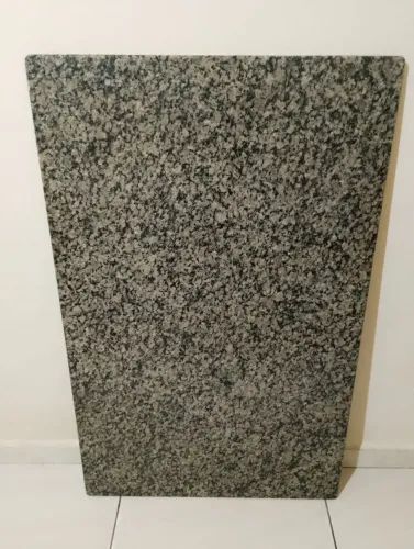 Tampo de mesa em mármore