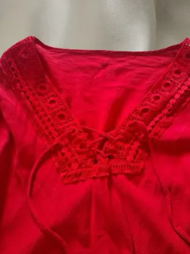 Blusa vermelha manga longa