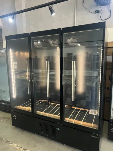 Cervejeira Premium 3 portas 1860 litros nova pronta entrega
