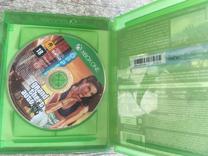 Grand theft auto V (gta 5) Xbox one