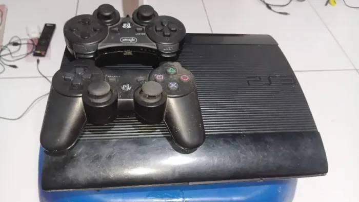 PLAYSTATION 3 SUPER SLIM (leia a descrição)