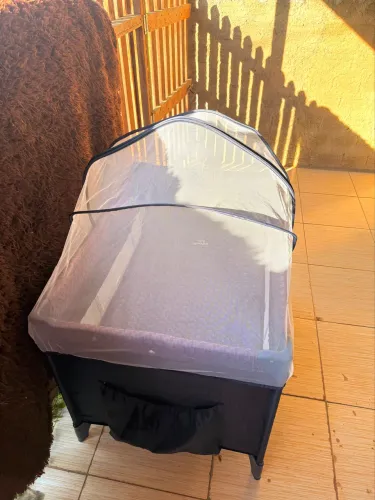 Vendo berço chiqueirinho marca infanti hello usado em boas condições!