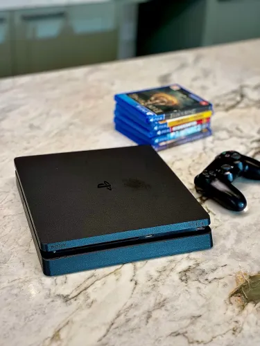 Play Station 4 1TB com 5 jogos - ANÚNCIO MAIS SEGURO