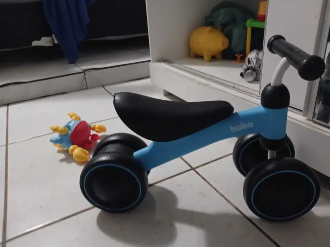 Bicicleta de equilíbrio buba