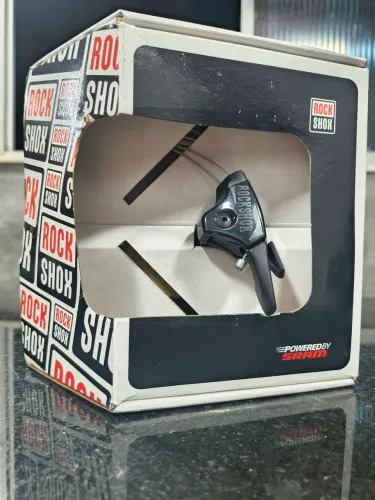 Trava Rockshox onelock lado esquerdo