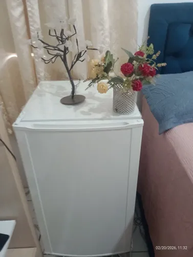 Vendo frigobar Eletrolux em perfeito estado de conservação gelando muito bem sem avarias