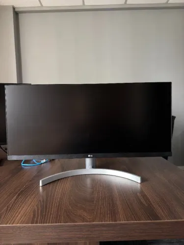 LG UltraWide 29 IPS Full HD - Menos de 1 Ano