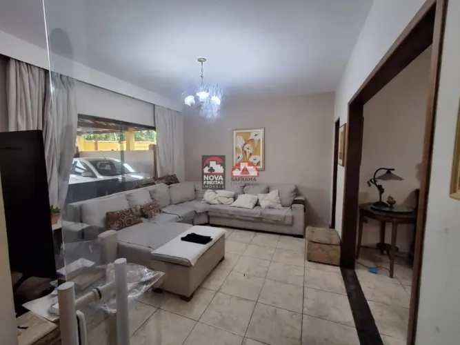 Vende-se Sobrado no Vila São Judas Tadeu - Pindamonhangaba/SP