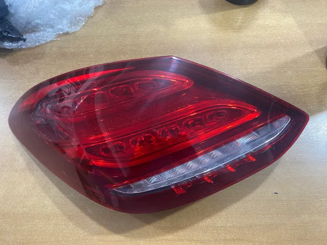 Lanterna Esquerda Mercedes C180 2018 2019 2020 (Compare)