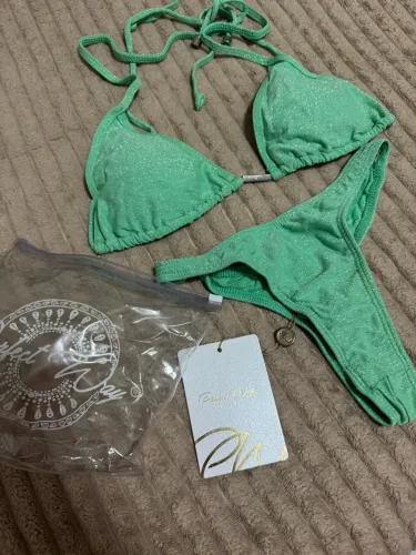 Bikini tamanho P NOVO Perfect Way cor verde com brilho