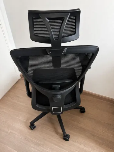 Cadeira de escritório ergonômica com apoio de cabeça