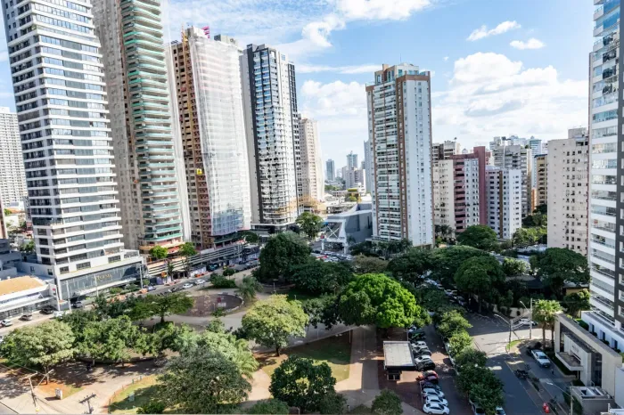 Flat de frente para a Praça do Sol, setor Oeste
