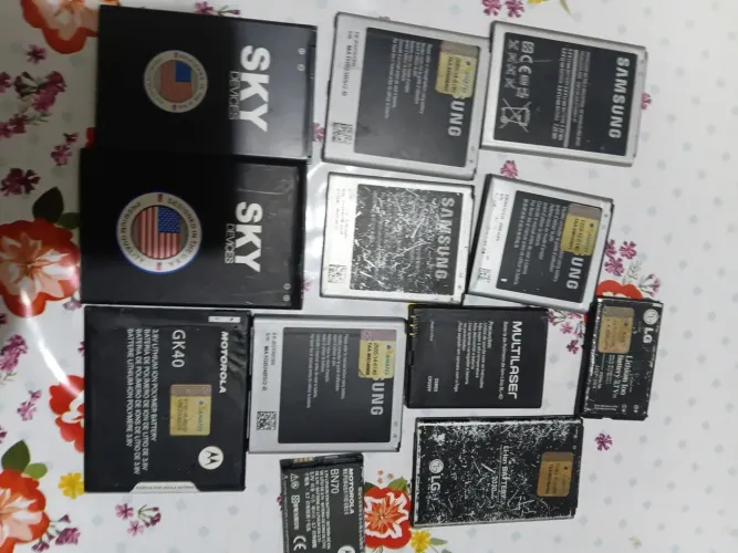 Vendo essas baterias original, usadas ,mais boa