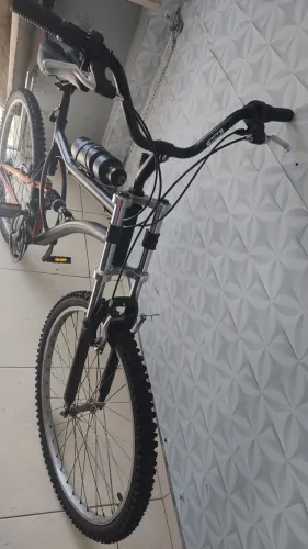 Bicicleta semi nova, aro 29