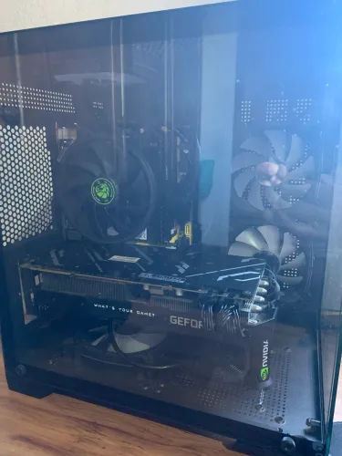 Vendo PC em excelente estado de conservação.