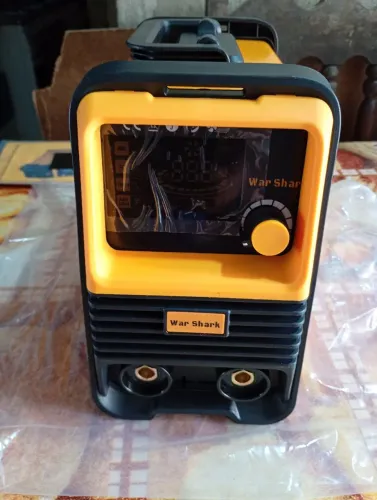 MÁQUINA DE SOLDA MMA DE 200 AMPERES NOVA BI VOLT