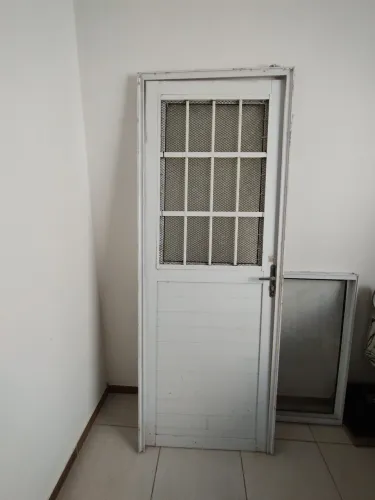 Porta alumínio 2,15mx70cm