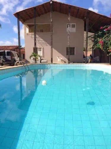Alugo casa com piscina em pau amarelo para feriados
