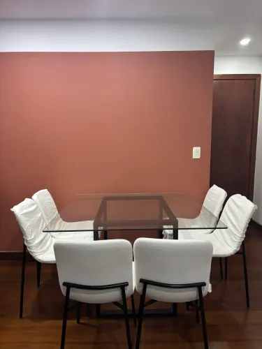 Conjunto de Mesa + 6 cadeiras