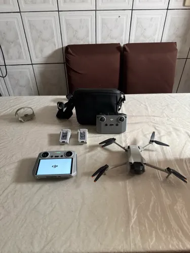 Dji mini 3 com controle com tela + 2 baterias
