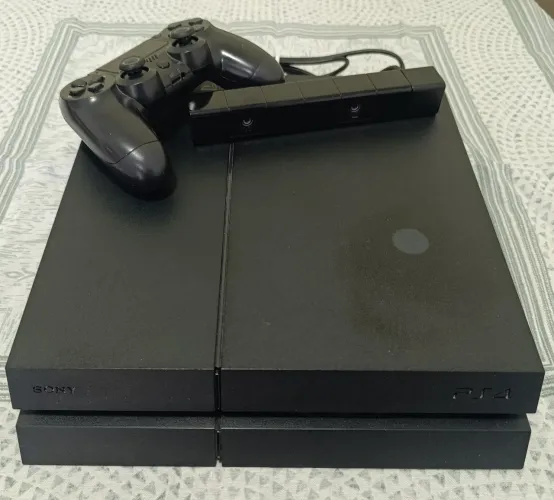 Playstation 4 (PS4) 500 GB + Controle sem fio + Playstation Câmera 