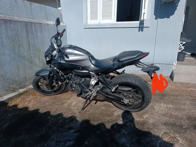 MT-07 em excelente estado