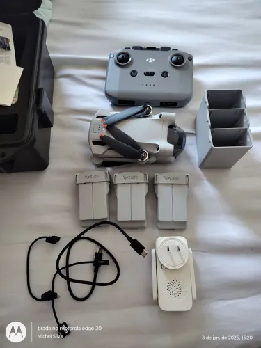 Drone DJi com case aprovada d'água e com 3 baterias