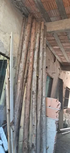 Vendo escora de madeira
