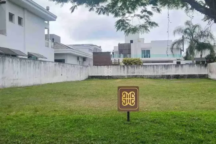 Lote à Venda em Jurerê Internacional Florianópolis com 775 m²